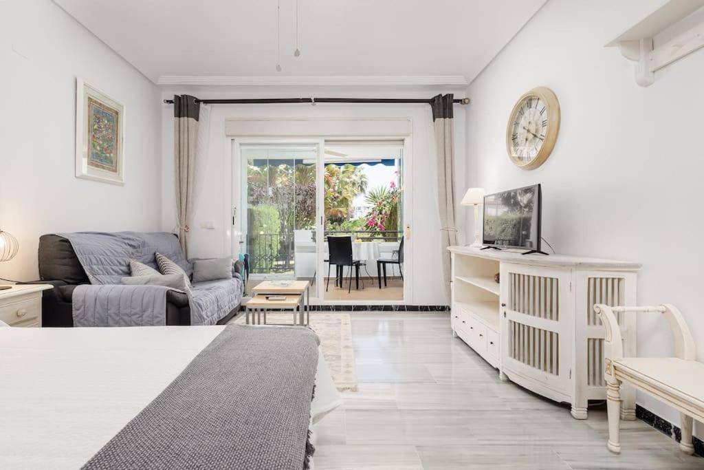 Appartement With Private Parking & Walk To Rdr404 Marbella