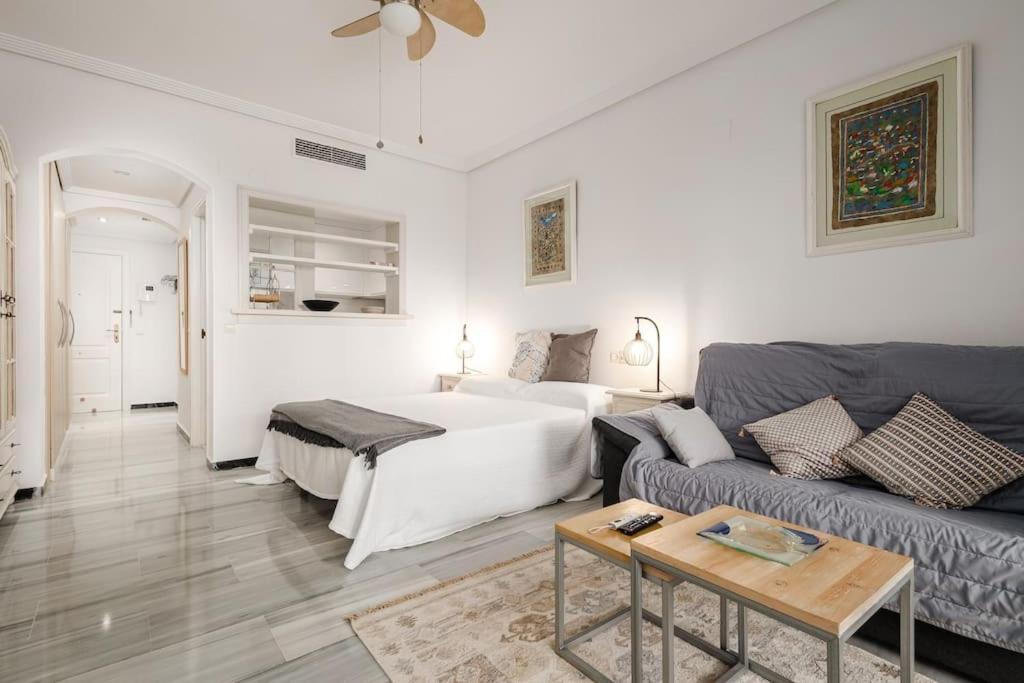 With Private Parking & Walk To Rdr404